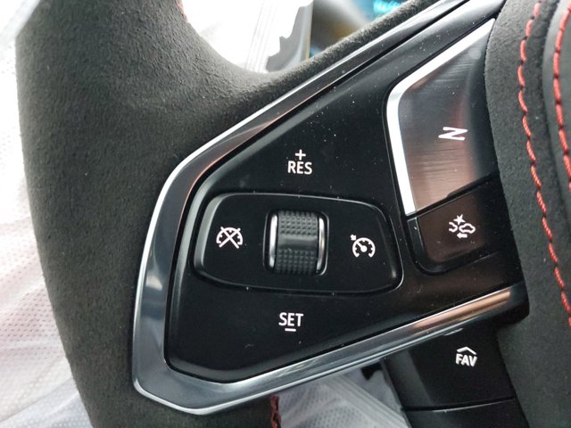 2025 Chevrolet Corvette 2LT Image 16 of 28