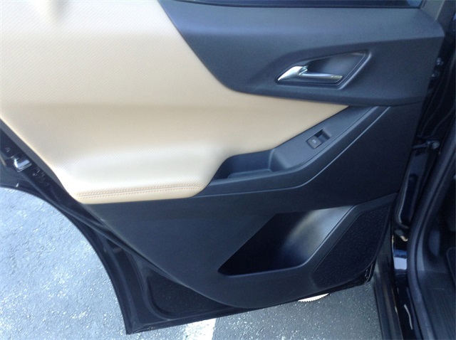 Vehicle image 32 of 34