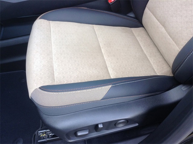 Vehicle image 12 of 34