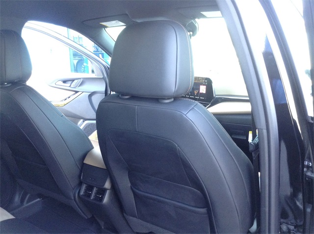 Vehicle image 23 of 34