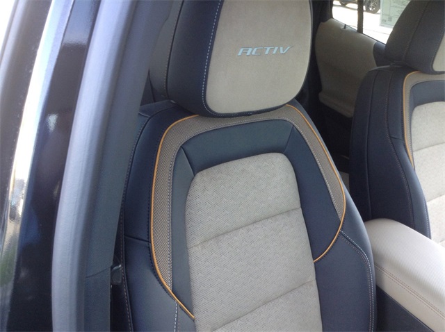 Vehicle image 21 of 34