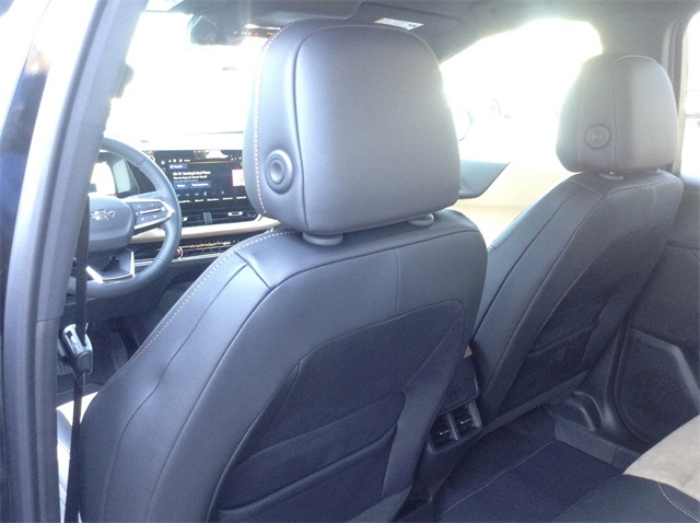 Vehicle image 13 of 34