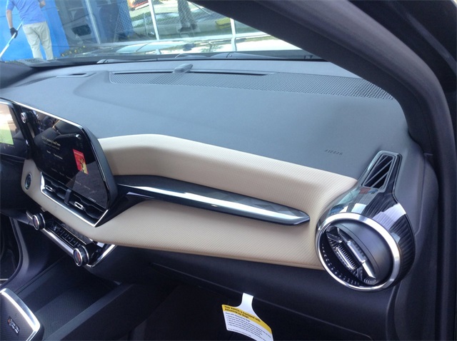 Vehicle image 20 of 34