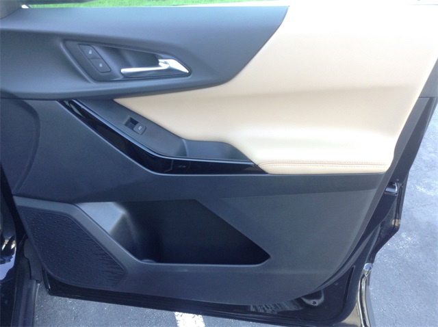 Vehicle image 31 of 34
