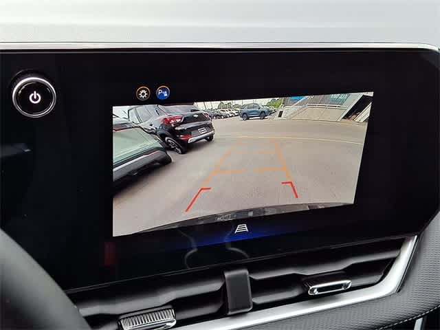 Vehicle image 16 of 22