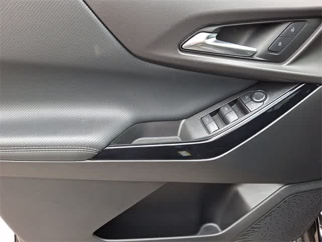 Vehicle image 10 of 22