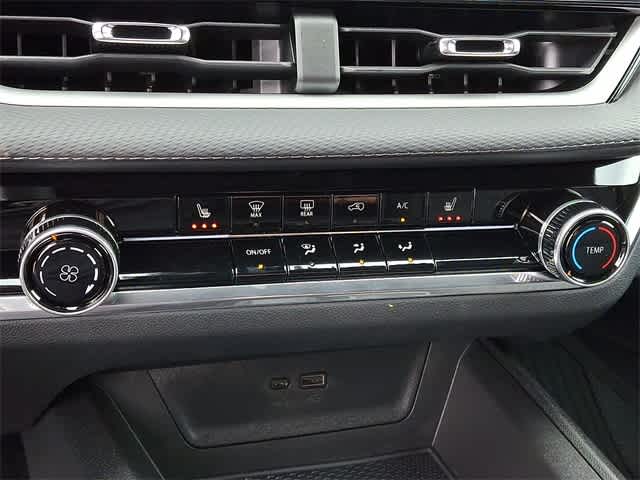 Vehicle image 10 of 18