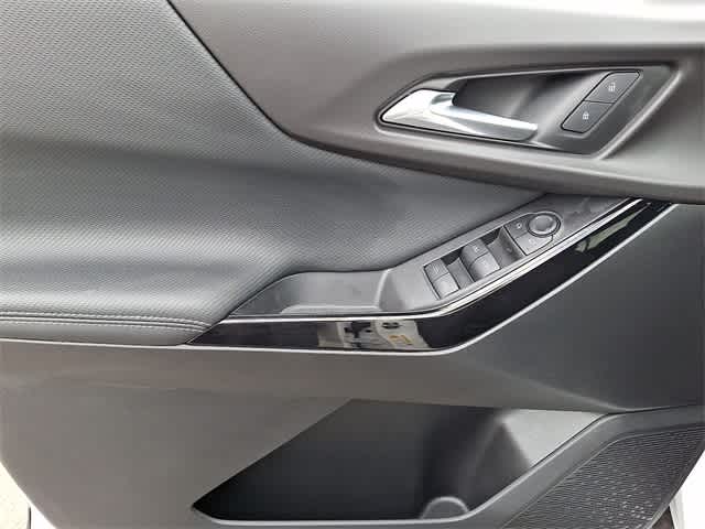 Vehicle image 8 of 18
