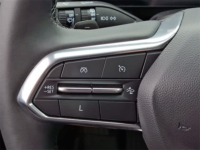 Vehicle image 14 of 18
