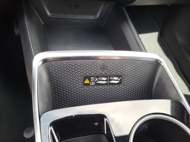 Vehicle image 9 of 12