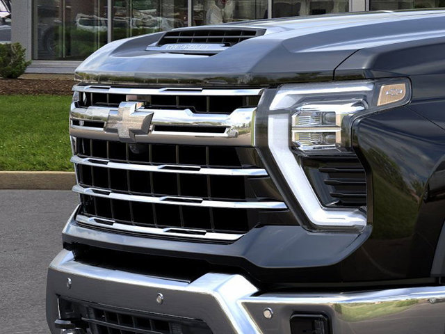 Vehicle image 21 of 24