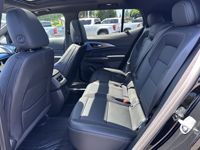 Vehicle image 12 of 25