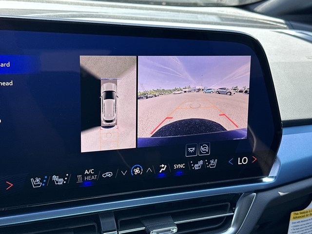 Vehicle image 22 of 25