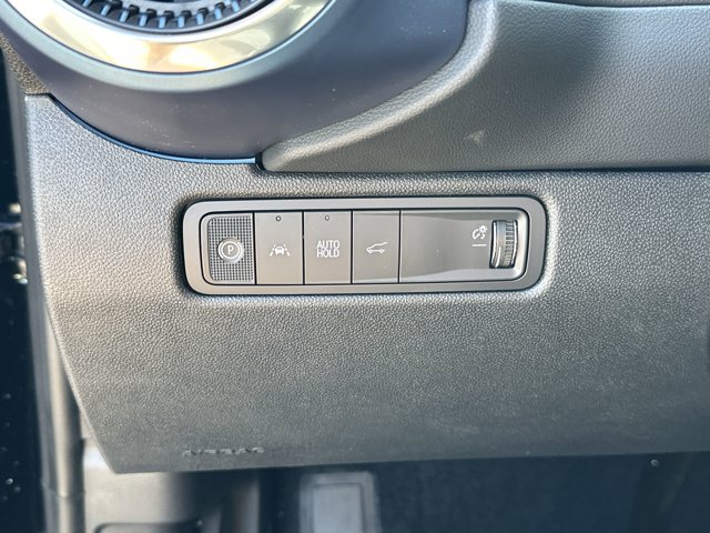 Vehicle image 18 of 25