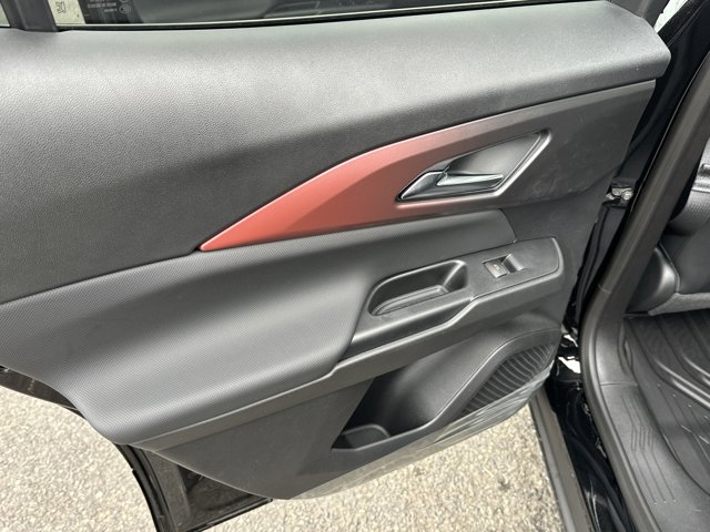 Vehicle image 15 of 25