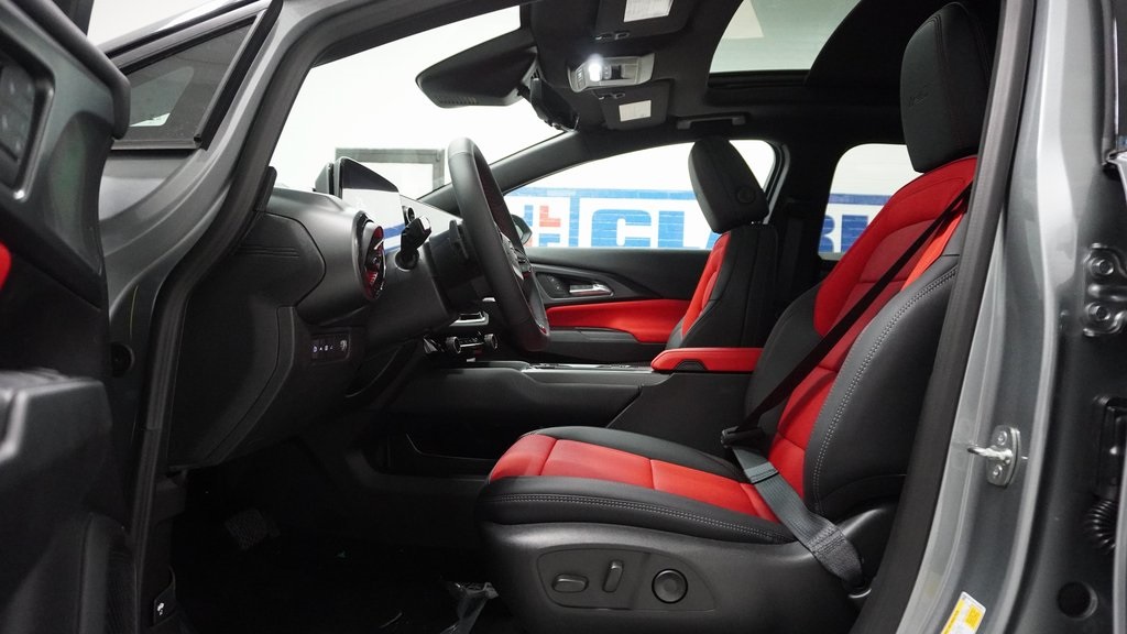 Vehicle image 18 of 40