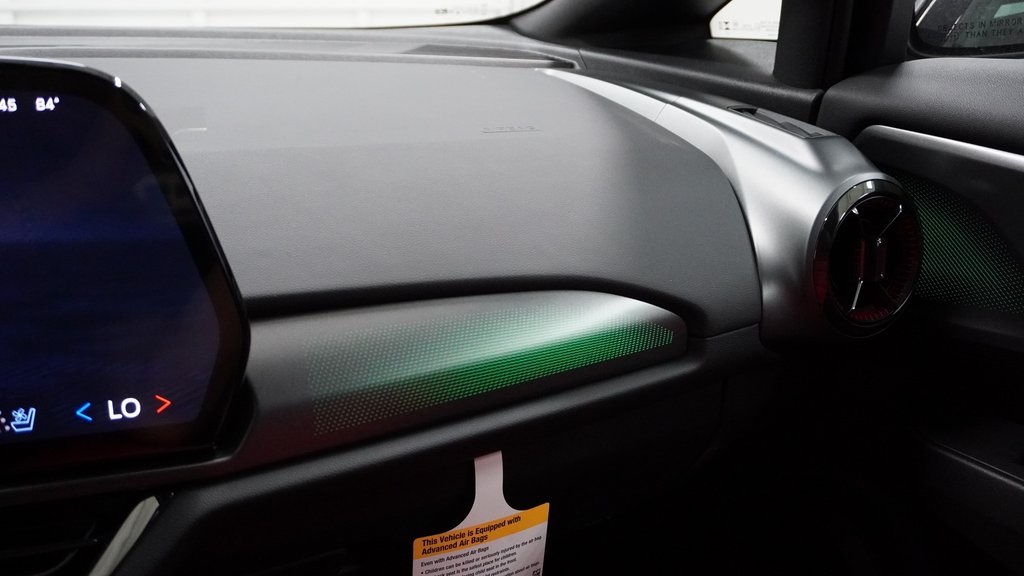 Vehicle image 35 of 40