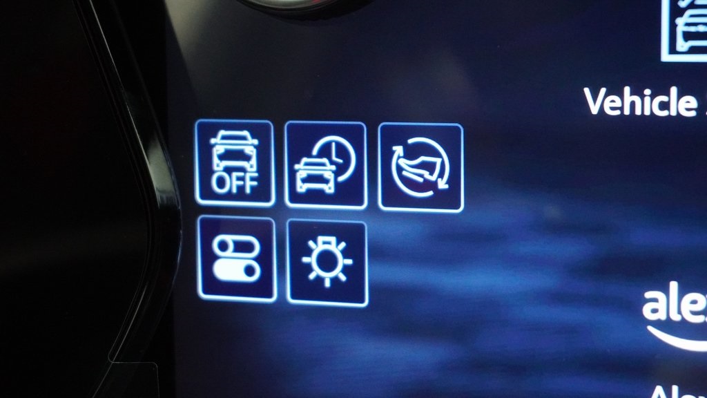 Vehicle image 26 of 40