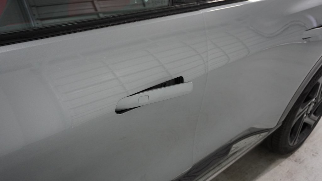 Vehicle image 14 of 40