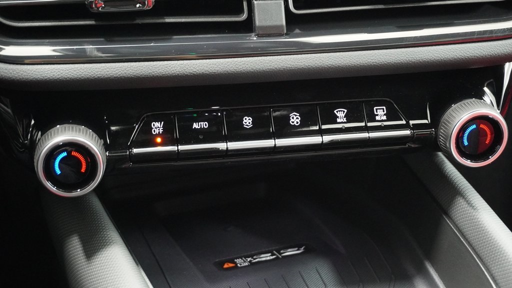 Vehicle image 36 of 40
