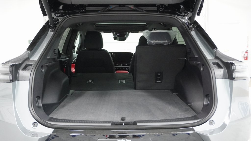 Vehicle image 11 of 40
