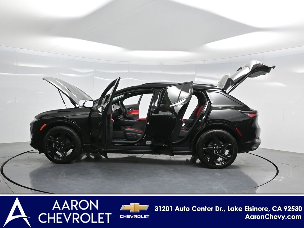 2025 Chevrolet Equinox EV RS Image 34 of 53