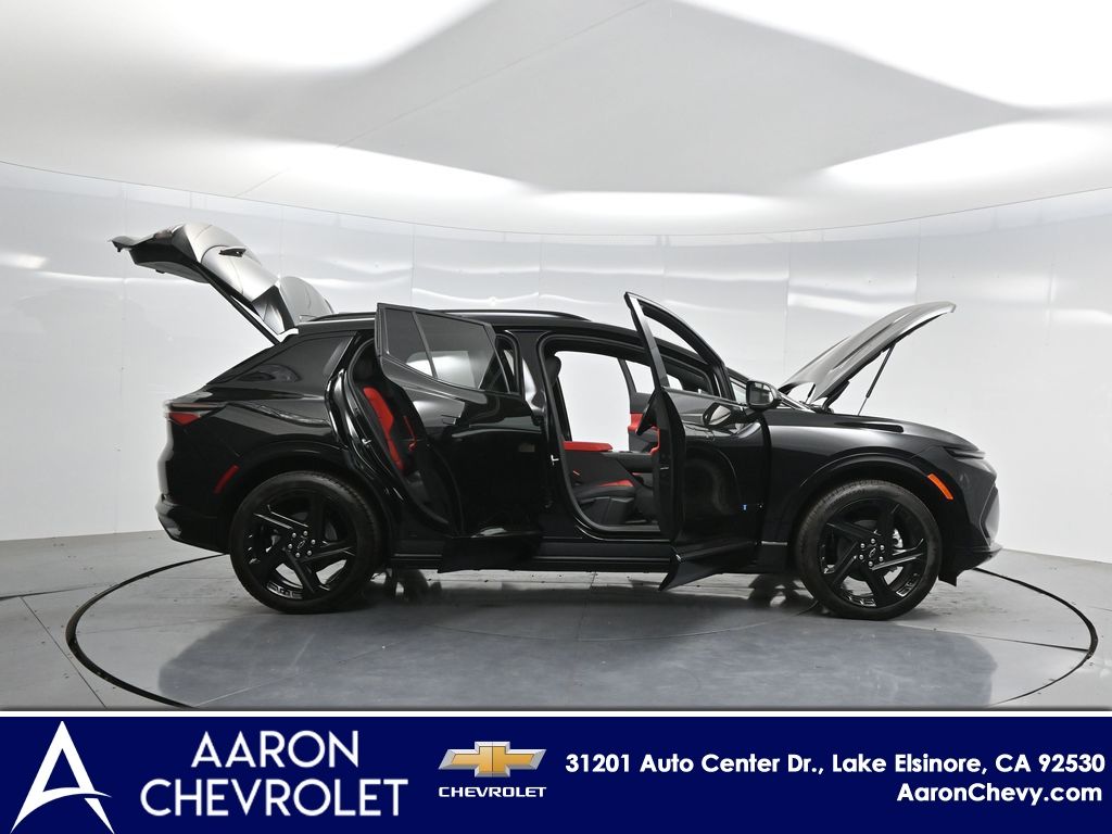 2025 Chevrolet Equinox EV RS Image 18 of 53