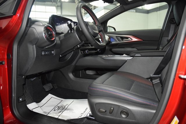 2025 Chevrolet Equinox EV RS Image 39 of 47