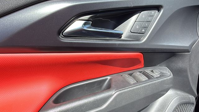 Vehicle image 22 of 31