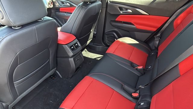 Vehicle image 24 of 31