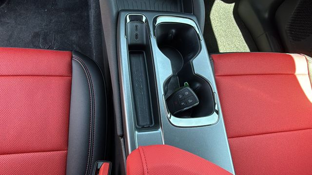 Vehicle image 13 of 31