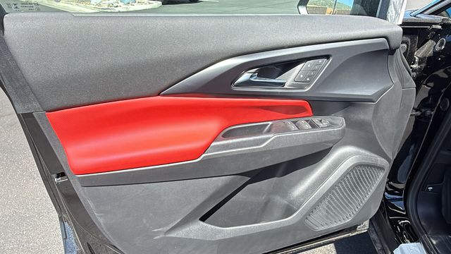 Vehicle image 23 of 31