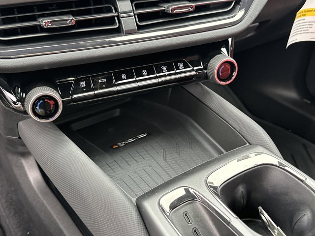 Vehicle image 23 of 25