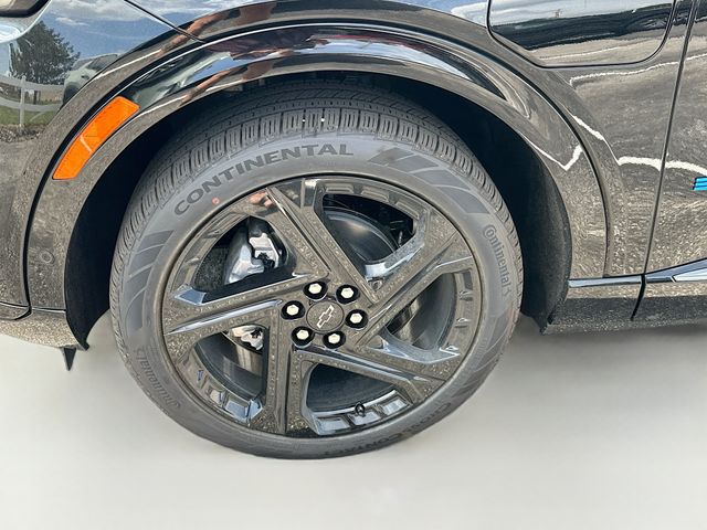 2025 Chevrolet Equinox EV RS Image 10 of 30