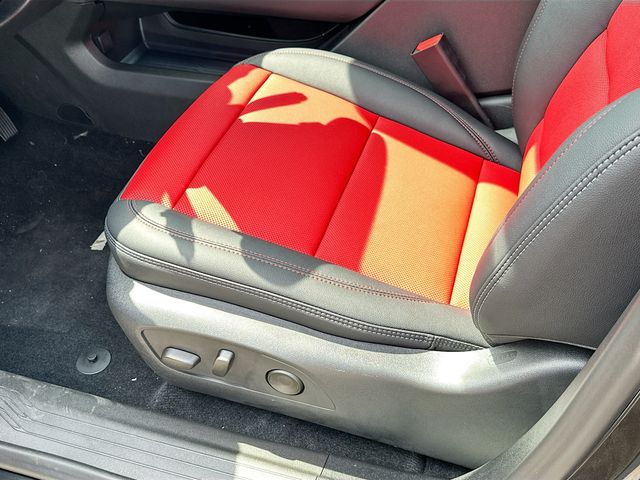 2025 Chevrolet Equinox EV RS Image 26 of 30