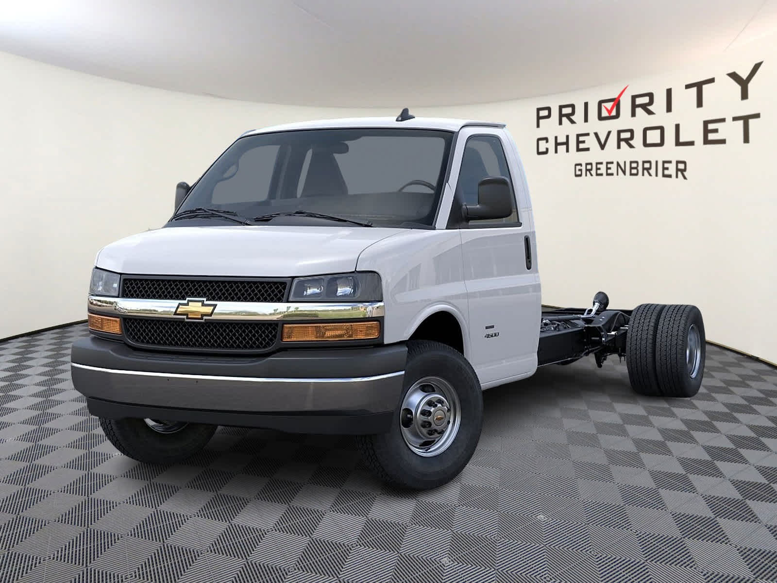 2025 Chevrolet Express Base Image 3 of 24