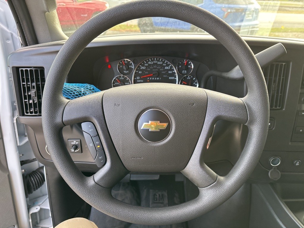 2025 Chevrolet Express LS Image 10 of 18