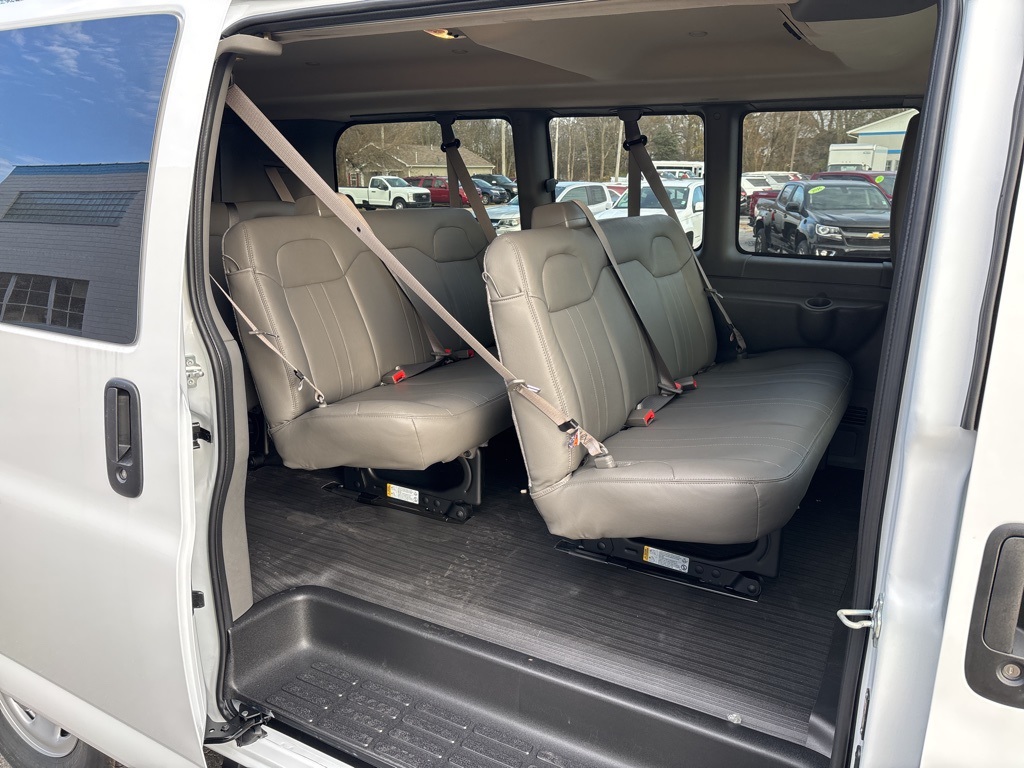 2025 Chevrolet Express LS Image 8 of 18