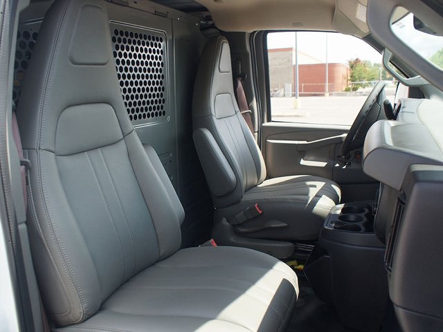 2025 Chevrolet Express Base Image 6 of 12