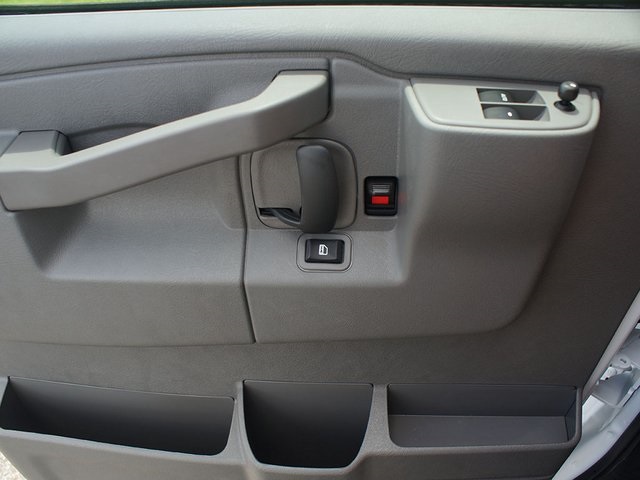 2025 Chevrolet Express Base Image 9 of 12