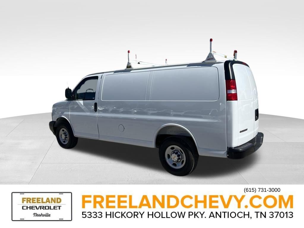 2025 Chevrolet Express Base Image 6 of 24
