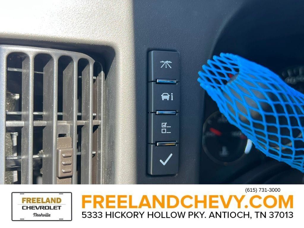 2025 Chevrolet Express Base Image 18 of 24