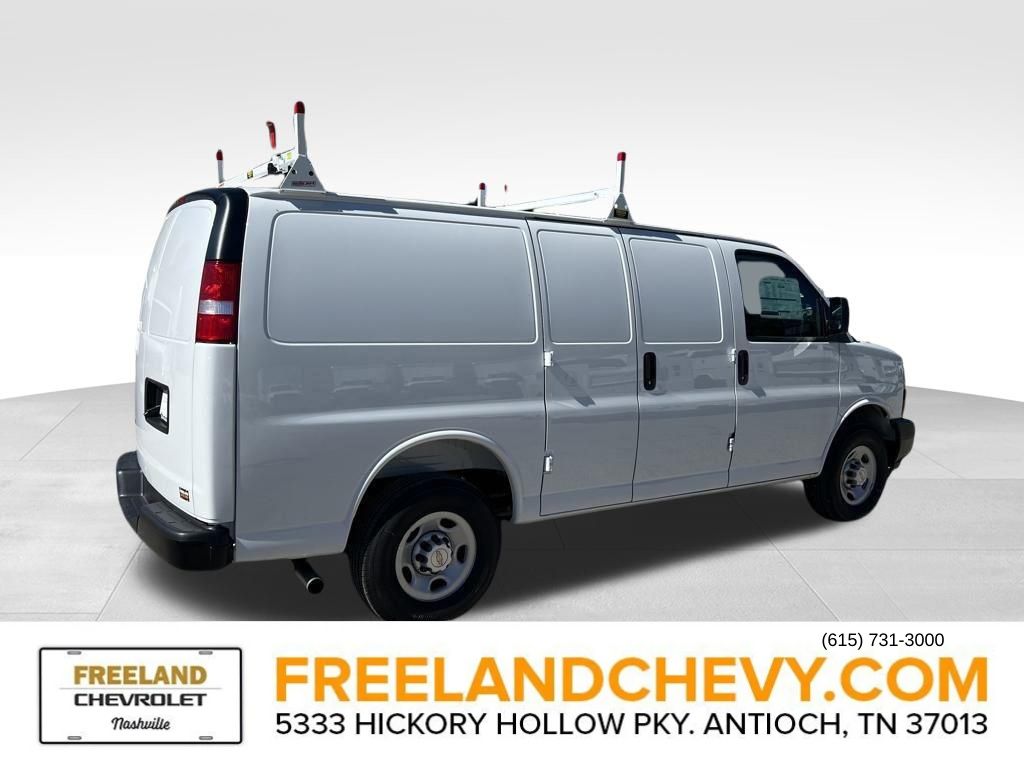 2025 Chevrolet Express Base Image 4 of 22