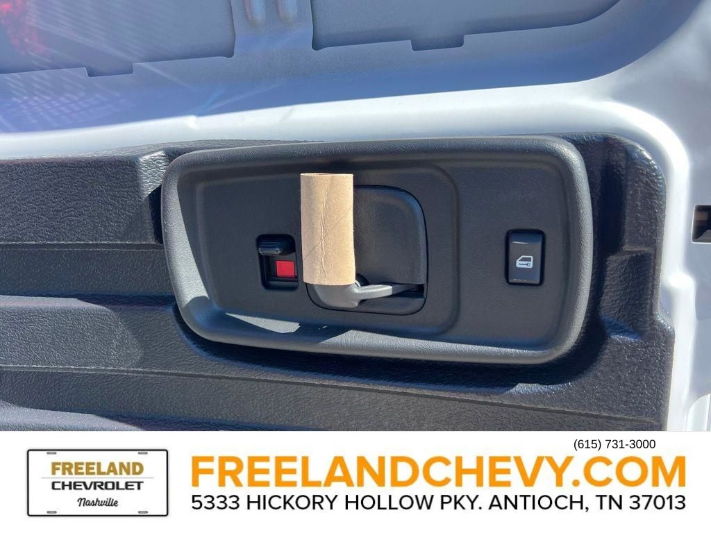 2025 Chevrolet Express Base Image 16 of 22