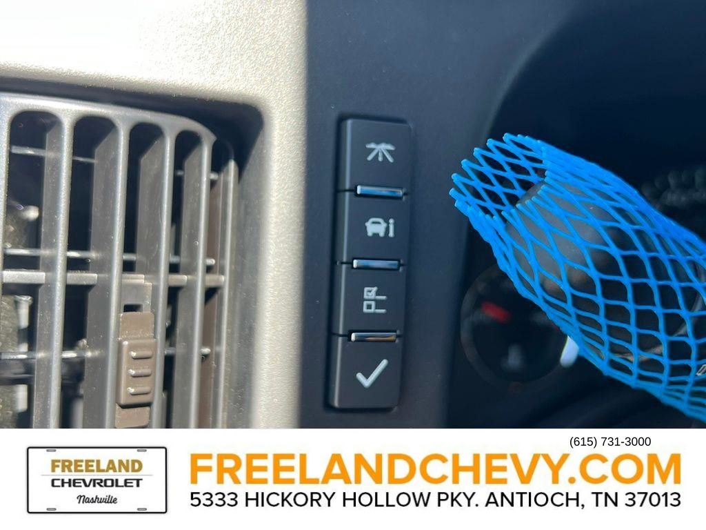 2025 Chevrolet Express Base Image 18 of 25