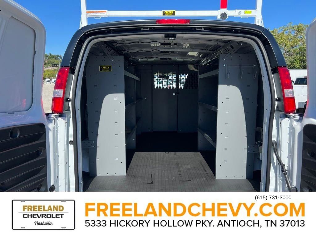2025 Chevrolet Express Base Image 23 of 25