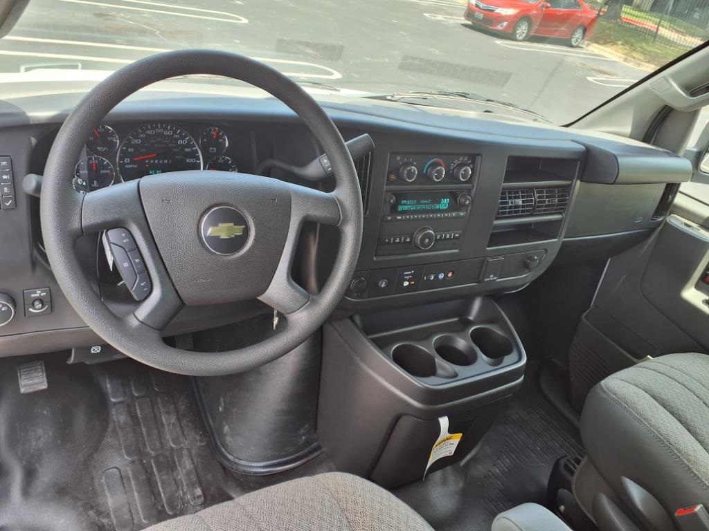 Vehicle image 7 of 21