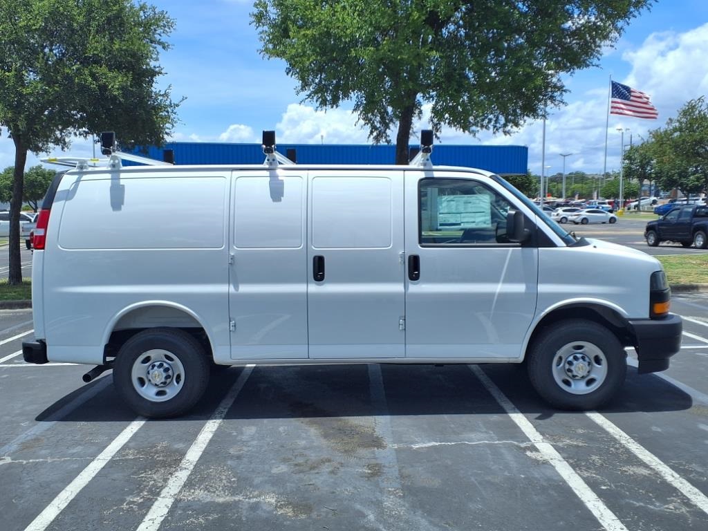 Vehicle image 3 of 21