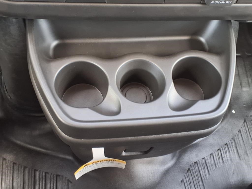 Vehicle image 19 of 21