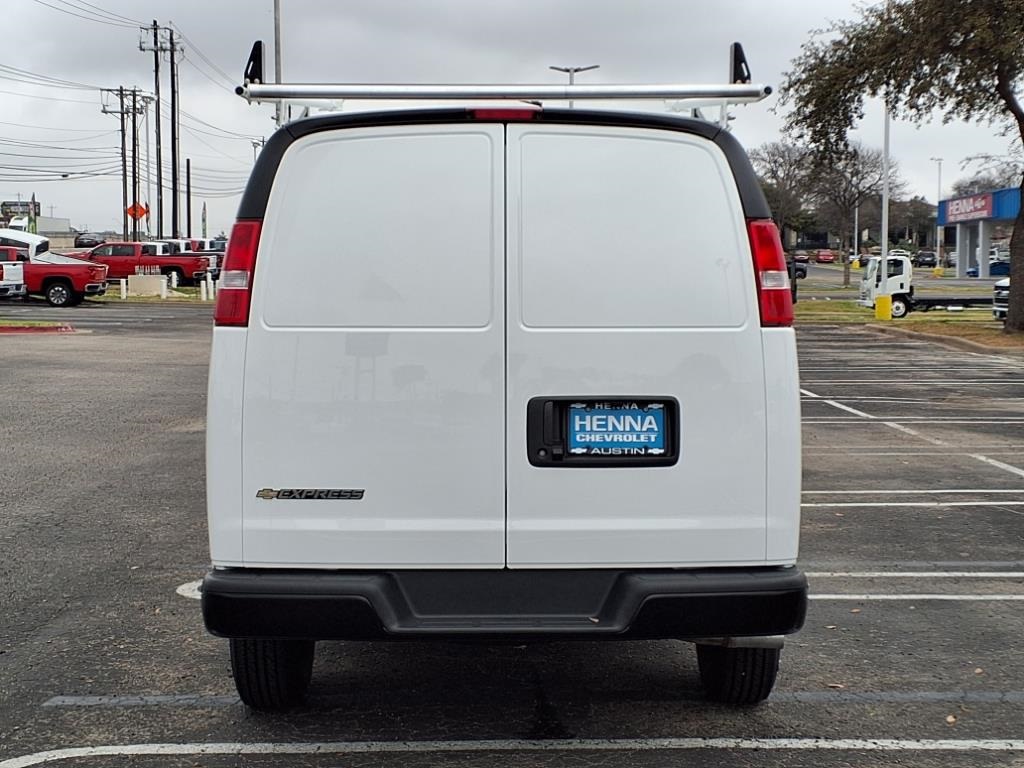 Vehicle image 5 of 25